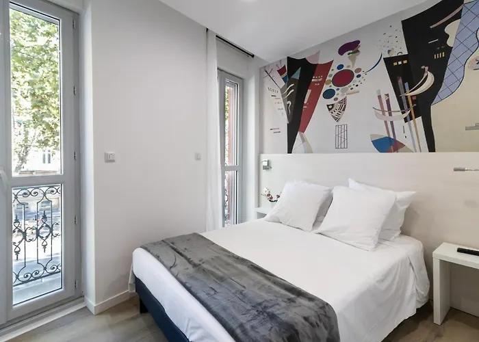 Le Pastel Jeanne D'arc Apartment